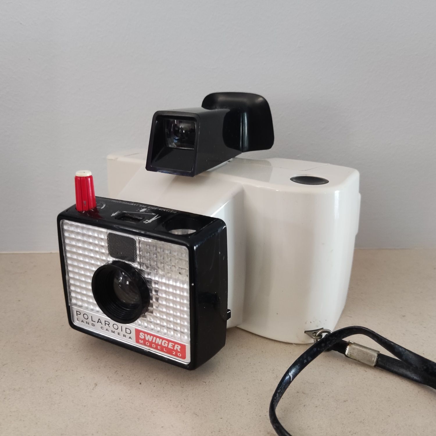 Polaroid "The Swwinger" Land Camera model 20 - vintage