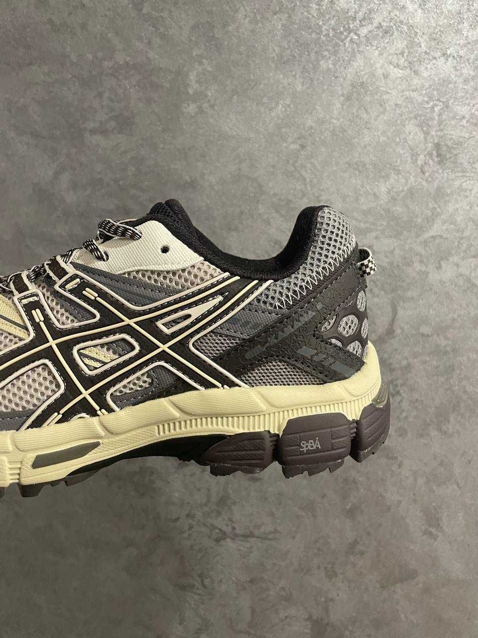 Чоловічі кросівки Asics Gel-Kahana 8 бежевий з сірим 1015 ТОП