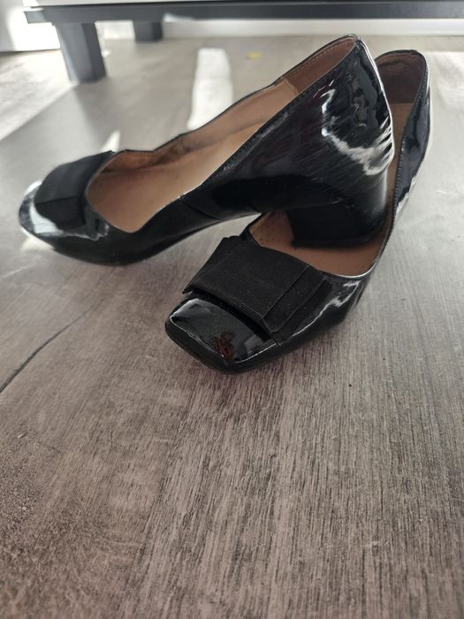 Czółenka lakierkowe r. 38 jak 37