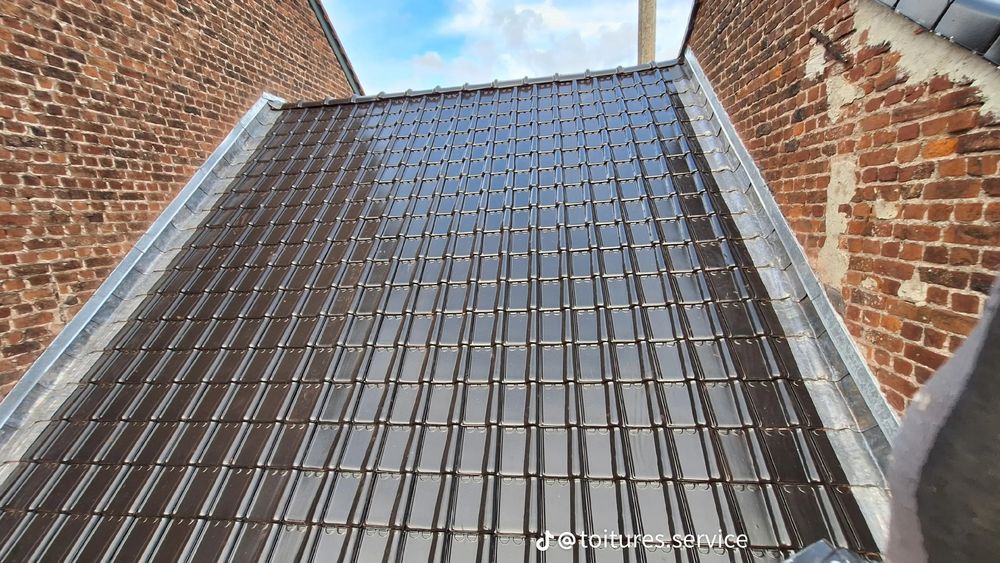 wkrętami, a także łączy ze sobą po