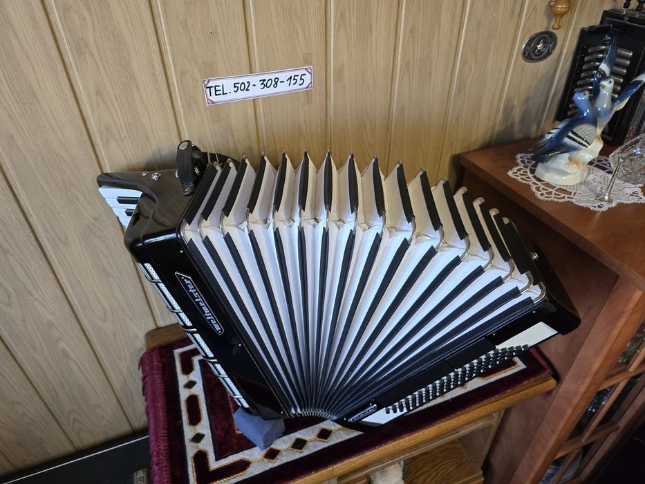 Akordeon Weltmeister Diana 80bas trzy chóry