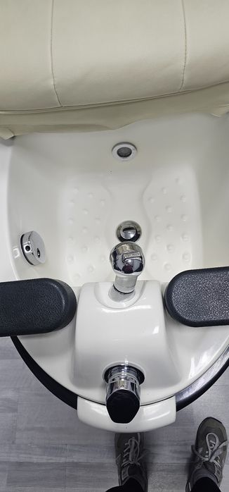 Fotel spa do pedicure z masażem i krzesełkiem