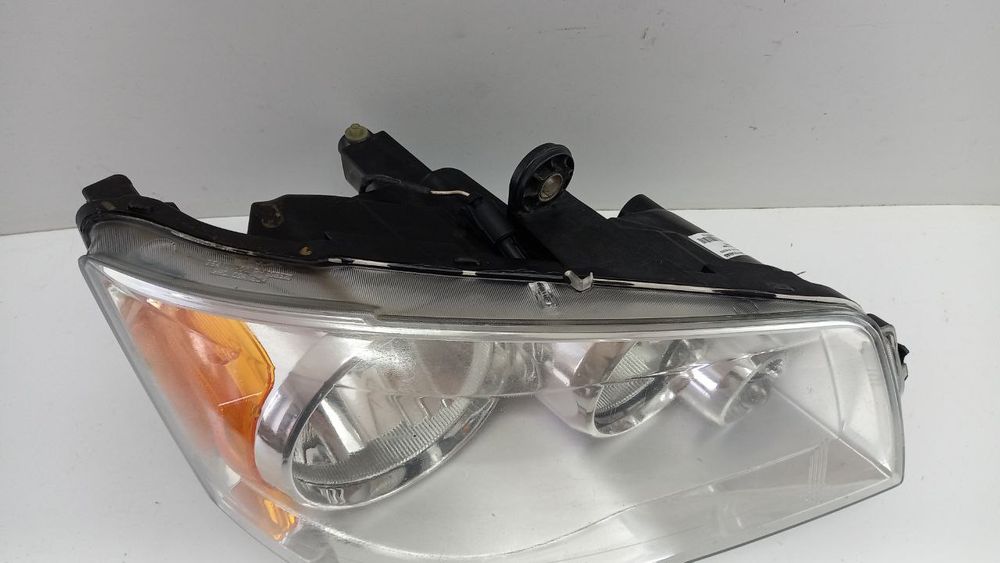 Фара правая Chrysler Voyager 2008-2012 05113340AD
