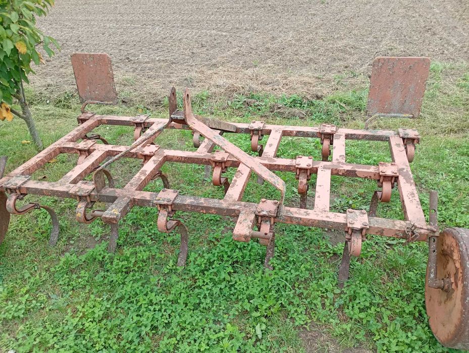 Kultywator do ciagnika