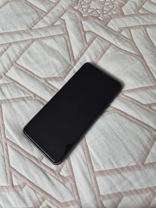 Телефон Huawei P30 lite