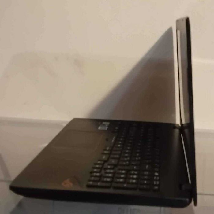 Asus ROG Strix GL553