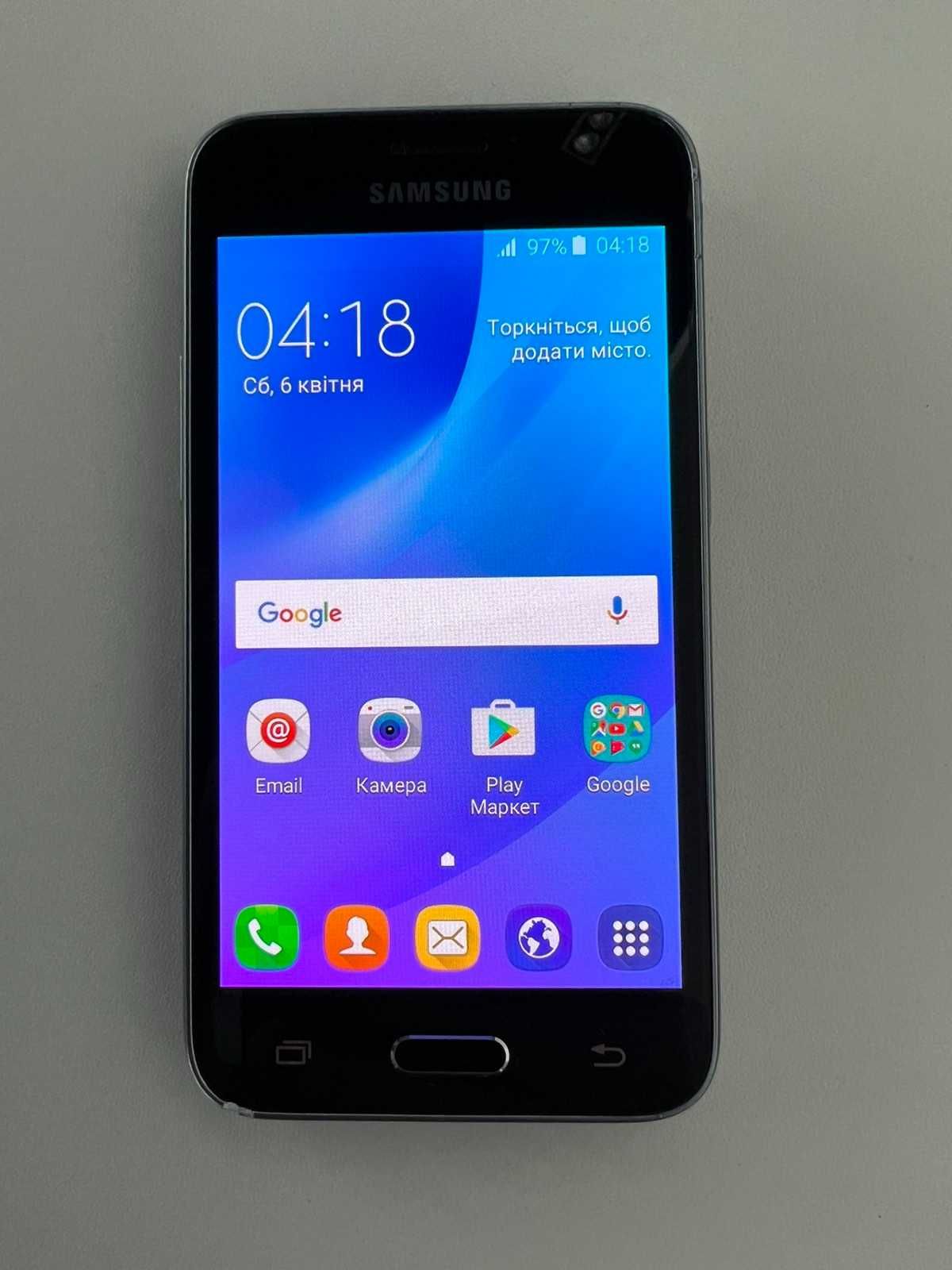 Мобільний телефон Samsung Galaxy J1