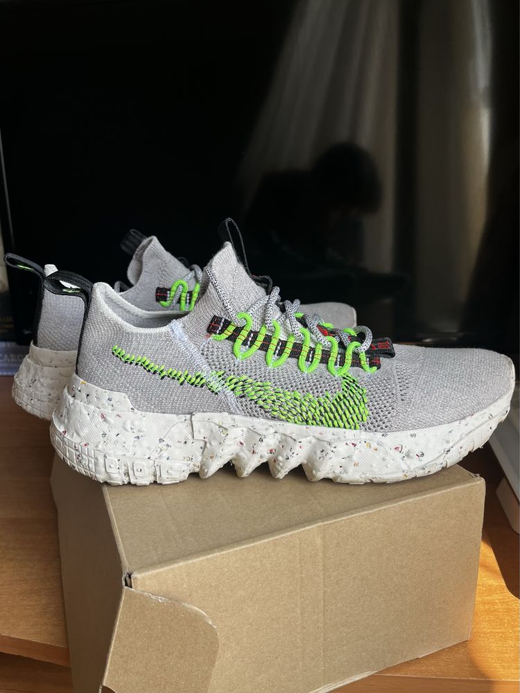 Продам мужские кросовки NIKE SPACE HIPPIE 01