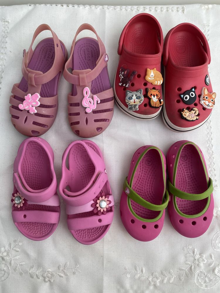 Crocs Menina classicos e sandalias