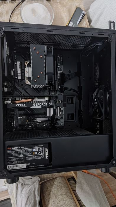 Komputer Windows 11 Home