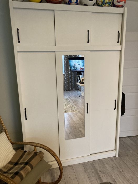 Szafa Biala drzwi przesuwne