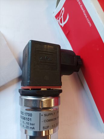 Аналоговий датчик тиску Danfos MBS 1700 0-10бар 4-20 mA