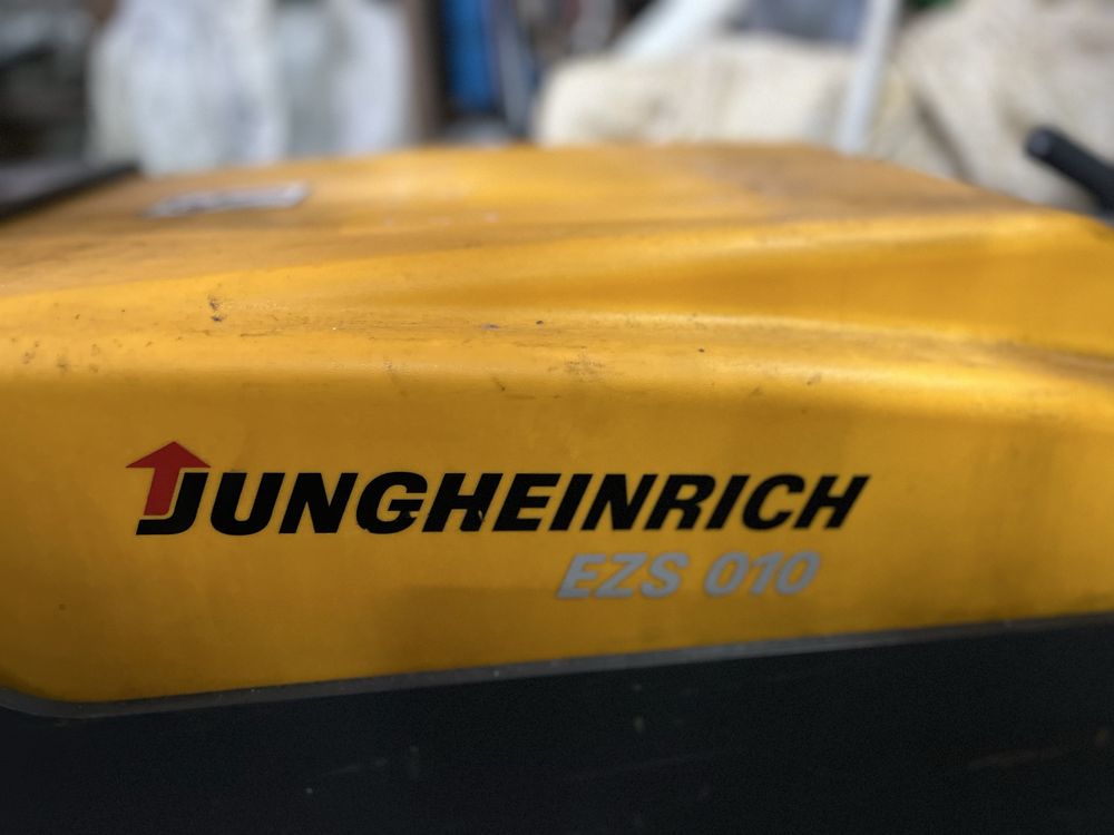 Wózek Jungheinrich EZS 010