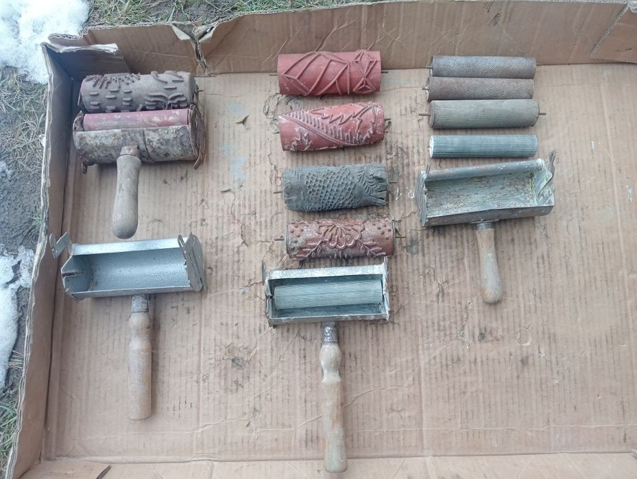 Zestaw starych kolekcjonerskich wałków do malowania ścian z epoki PRL