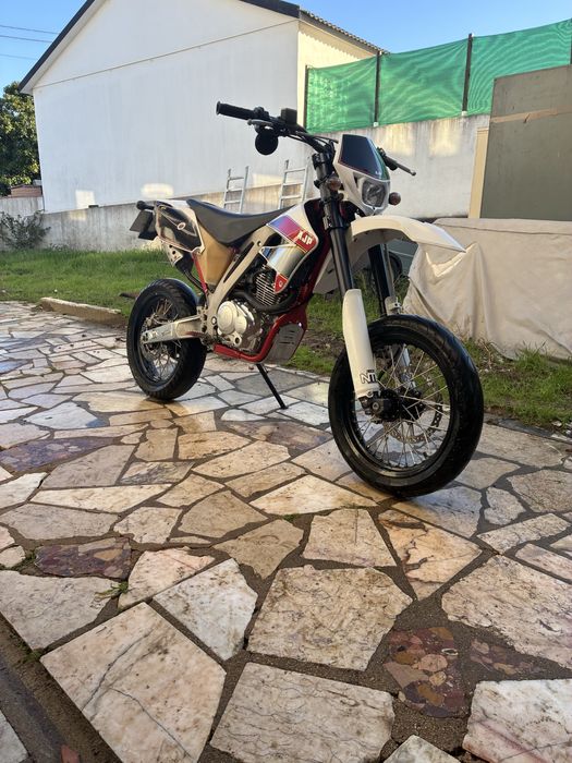 AJP PR4-125 PRO-Supermotard de 2018, A1