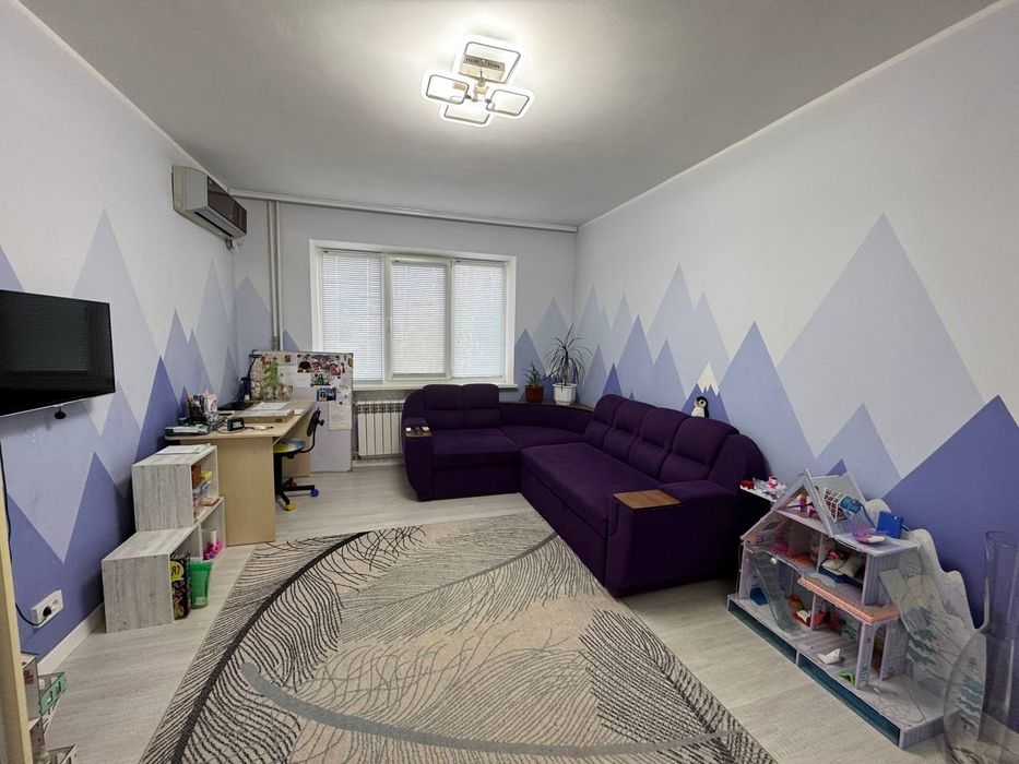 Продам 4ком.квартиру. Каменское. Левобережный 10 район.  4этаж. ОСББ.