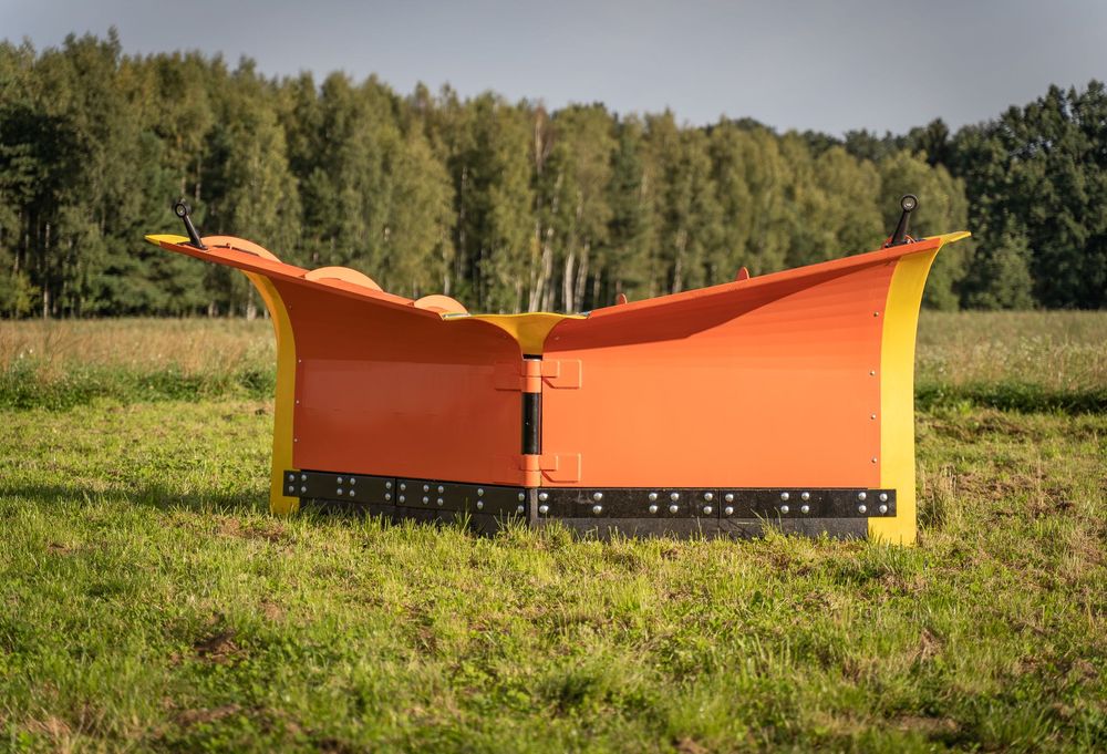 Pług śnieżny strzałkowy model 2 do ciągników, ładowarek nowy