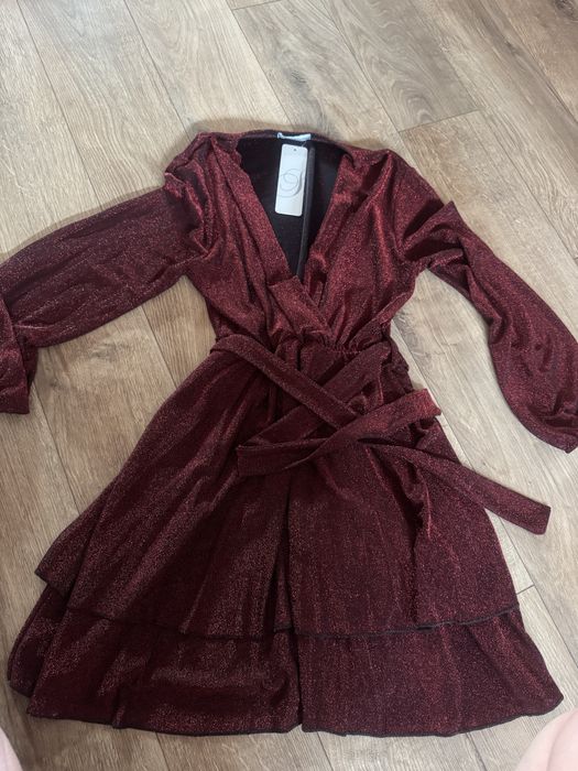 Brokatowa sukienka bordowa nowa