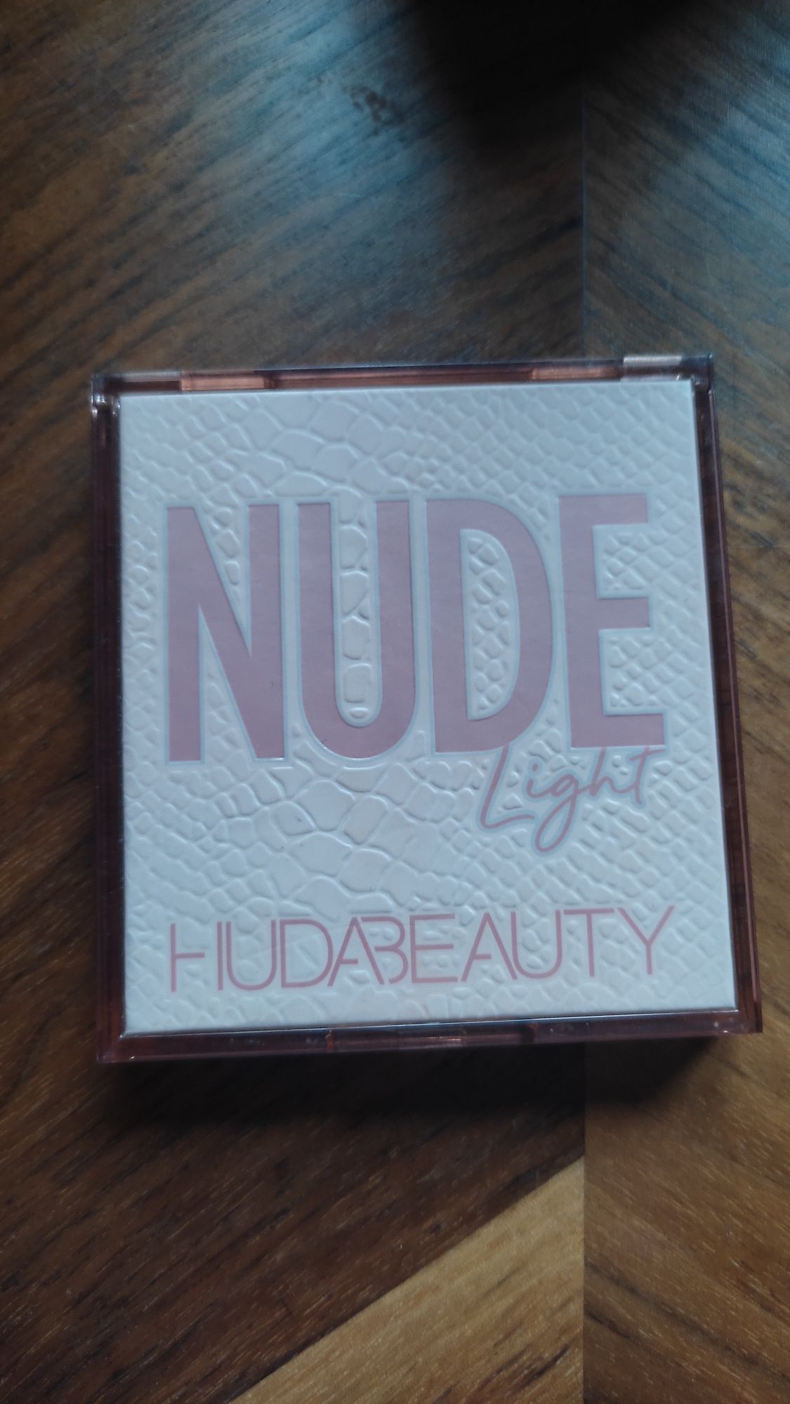 Paleta cieni używana Huda Beauty, light nude obsessions