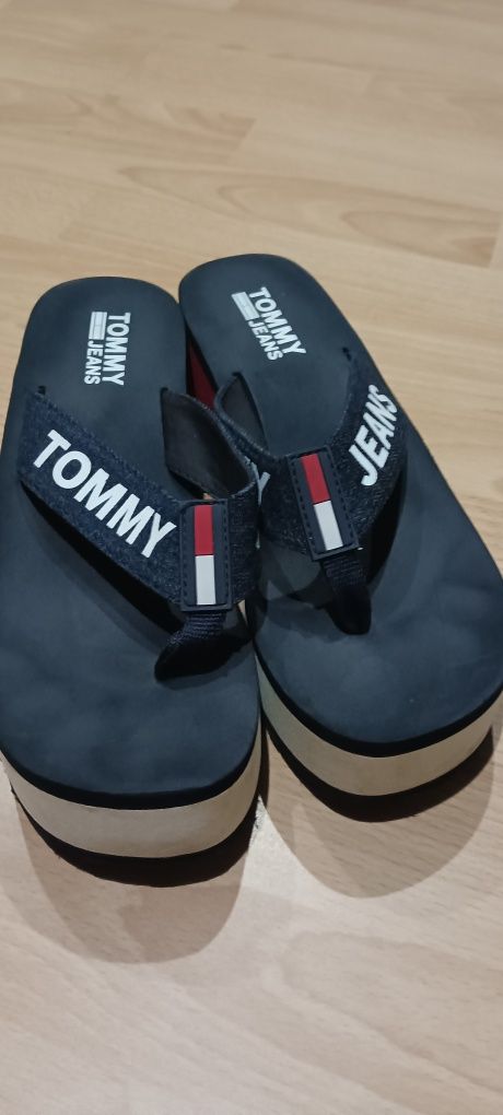 Japonki koturn Tommy Hilfiger 38