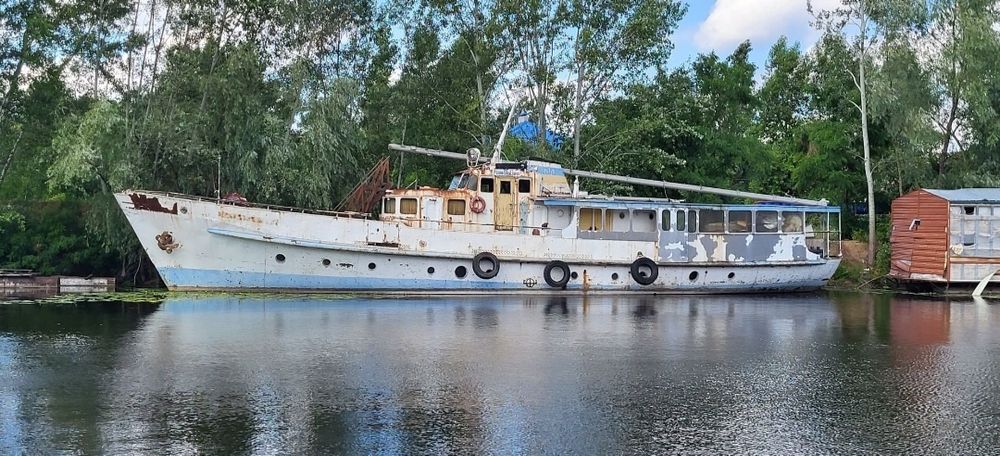 Продам теплоход Днепр