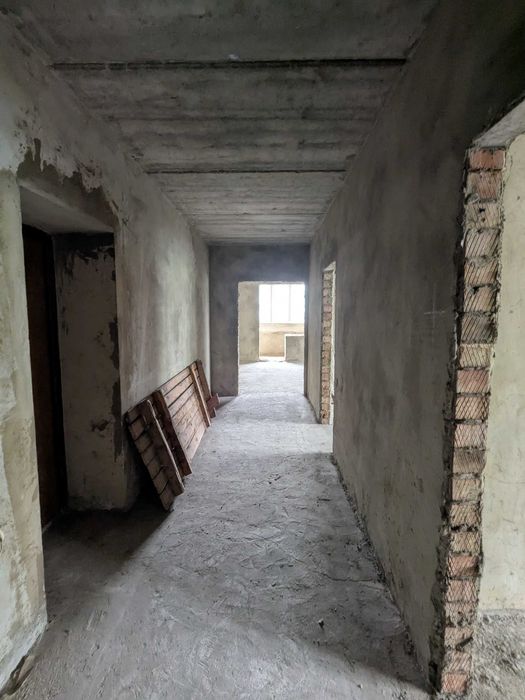 2к. зданий сирець в центрі (ціна квартири разом з гаражем в будинку)