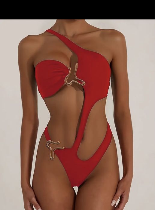 Продам купальник новий