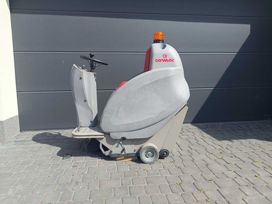 Zamiatarka Akumulatorowa/ maszyna czyszcząca  Comac CS60S