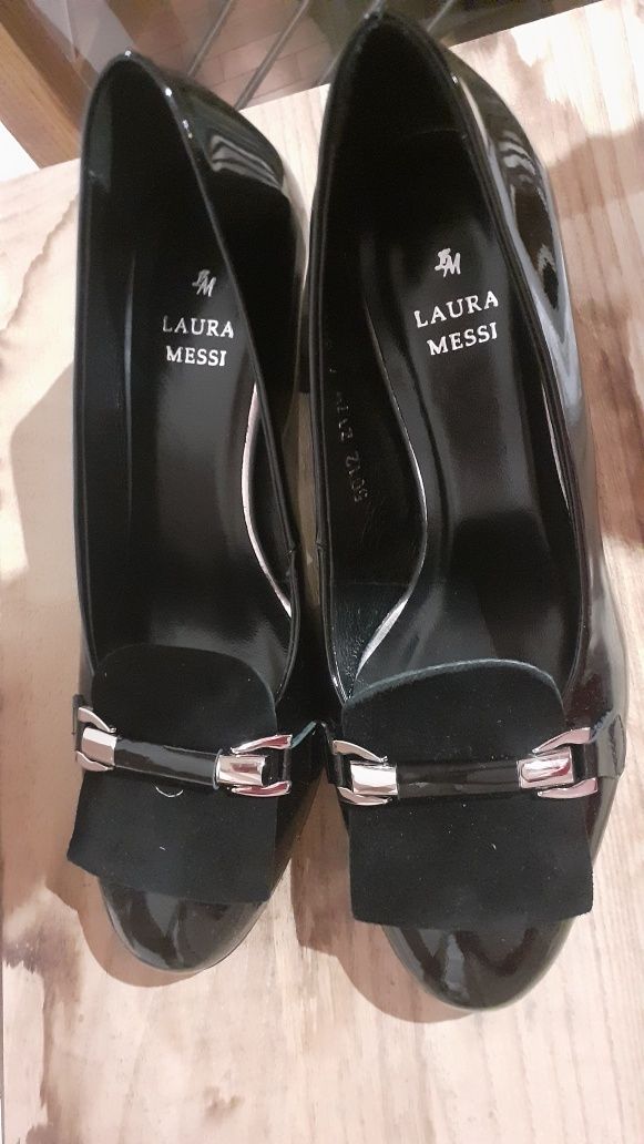 Czółenka półbuty damskie czarne lakierowane r. 37 Laura Messi