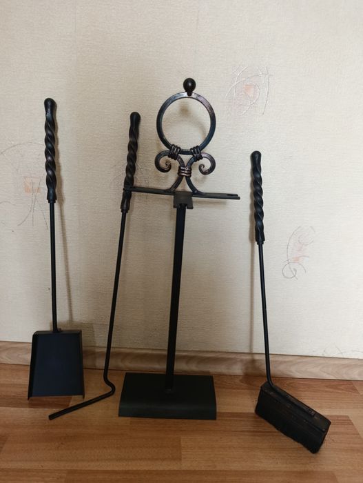 Камінний набір, прилади для каміна грубки та барбекю