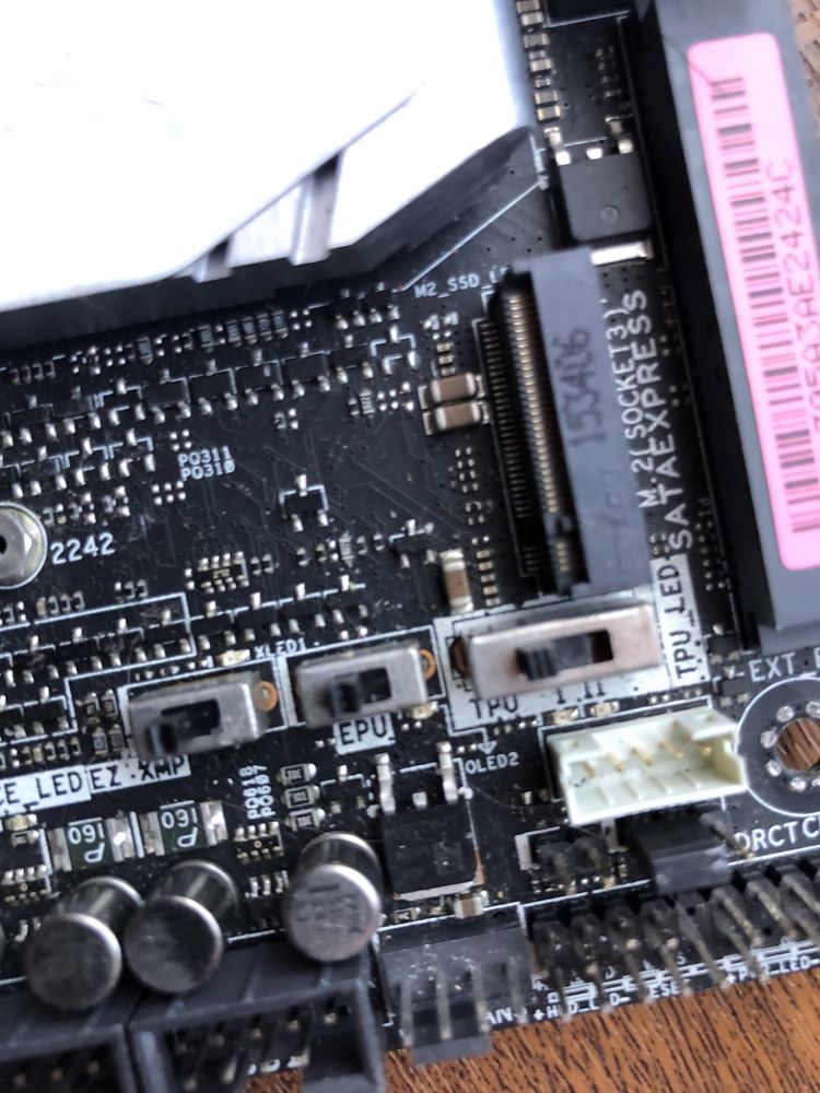 Материнская плата ASUS z170 Delux