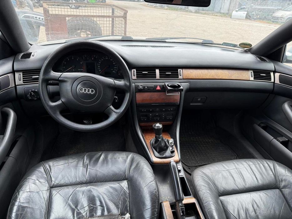 Audi A6 C5 silnik 2.4 V6 części wnetrze lampy maska