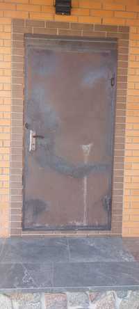 Двері металеві зовнішні вхідні