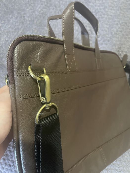 Кожаный портфель для документов или ноутбука