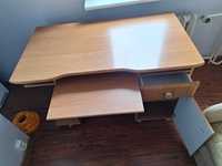Duże, drewaniane biurko