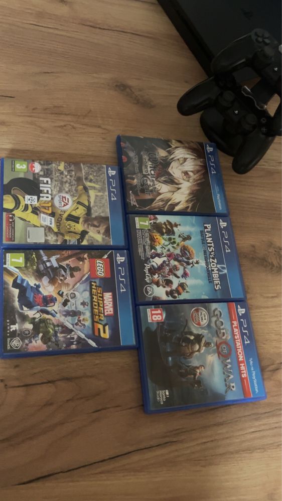 Konsola PlayStation 4