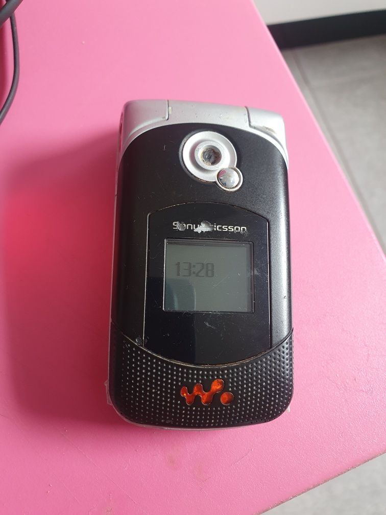 Głośnik Sony Ericsson MS-410 i ładowarką w300