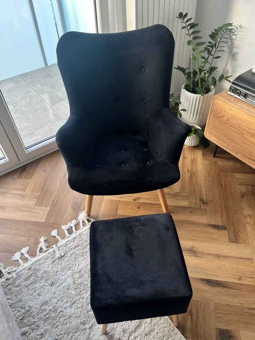 Fotel z podnóżkiem