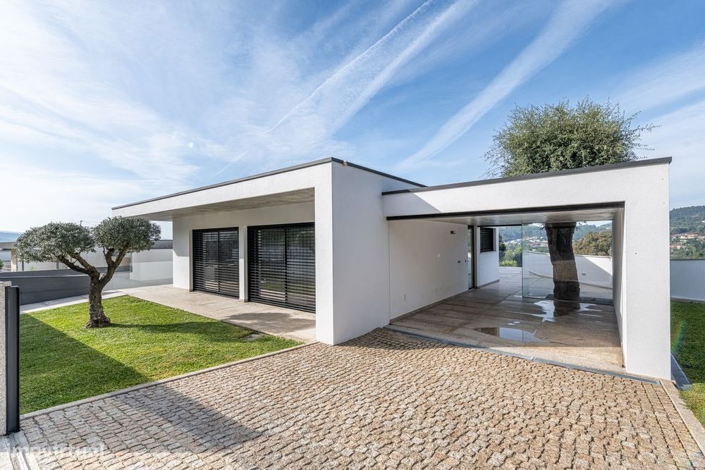 Moradia T3 seminova Briteiros  - Guimarães