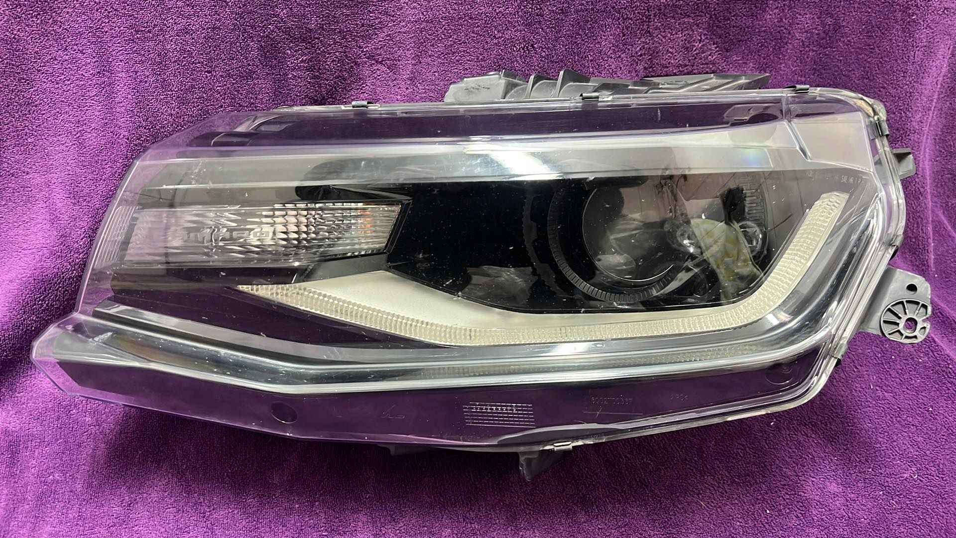 Lampa Chevrolet Camaro BI Xenon Led Lewa Kompletna Lewa igła