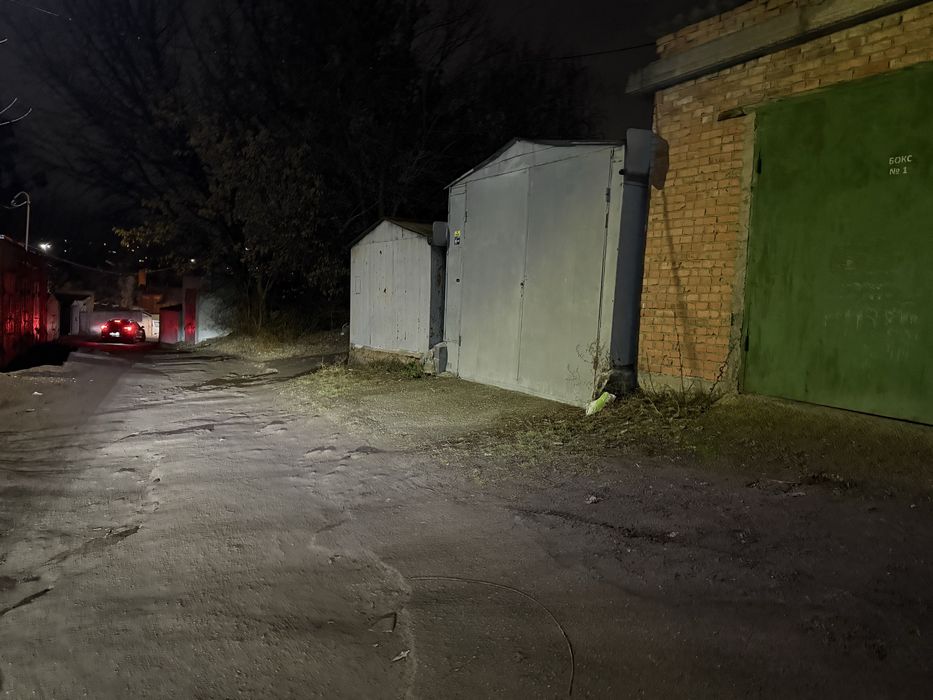 Здама гараж в оренду для електромобіля 7кВт дешева електрика