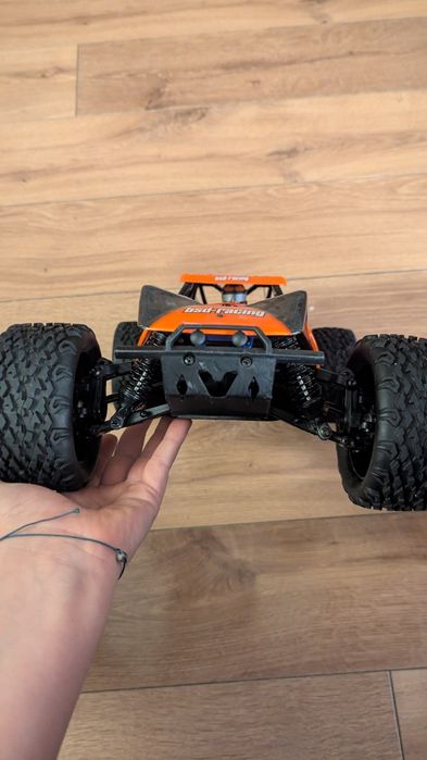 BSD samochód zdalnie sterowany UNE RACER 218T 1/10 4WD - wersja pomar