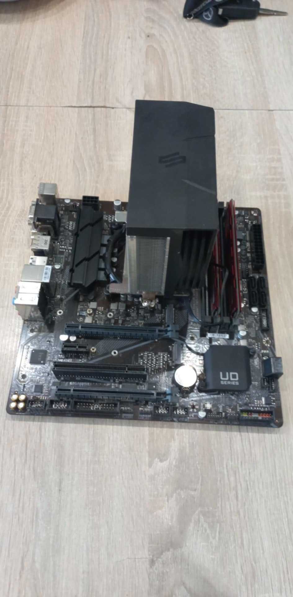 Procesor Intel  Core i3-10105 + Płyta Główna B560 + Chłodzenie + Ramy