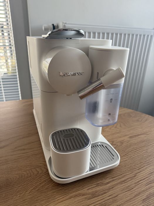 Ekspres DELONGHI Nespresso Lattissima One EN510.W Biały