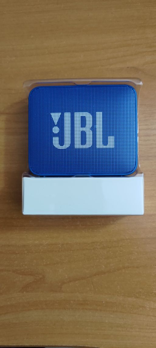 Продам компактную колонку JBL GO 2