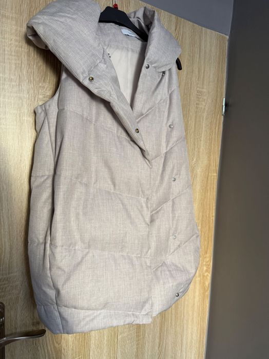 Bezrękawnik damski rozmiar S . Reserved