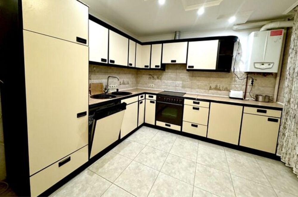 Оренда 3 кімнатної квартири біля озера