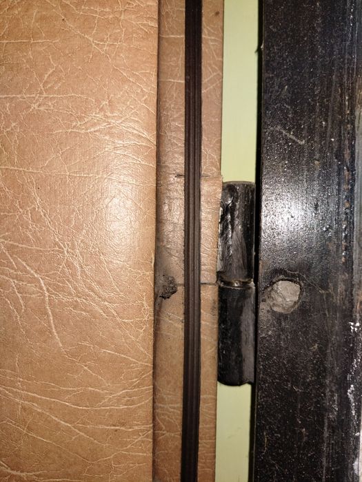 Двері вхідні з коробкою (металеві)