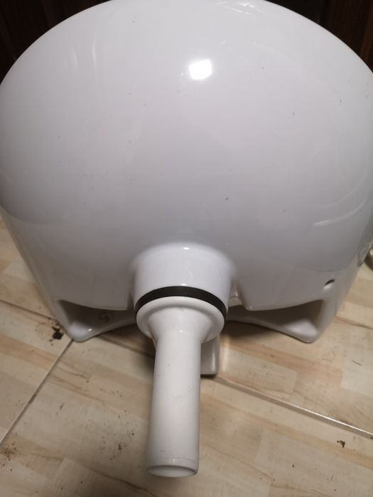 Mała umywalka Cersanit