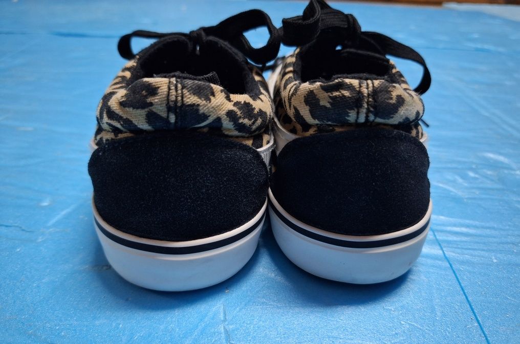 Ténis da Primark estilo Vans com padrão leopardo - tamanho 38,5